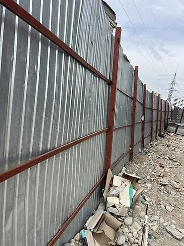 Профнастильный забор с калиткой/воротами - Материал: оцинкованный