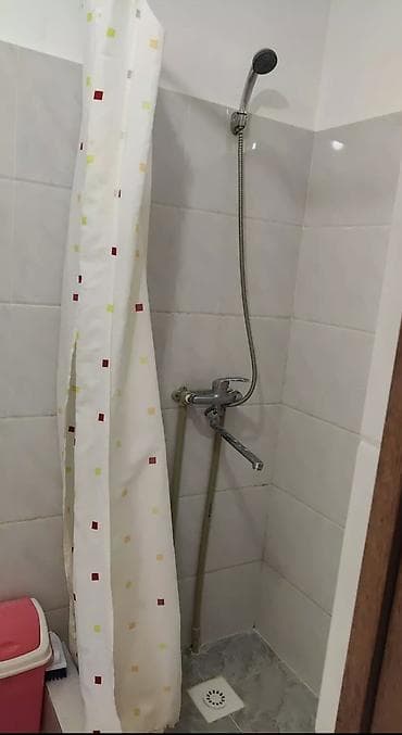 квартира с полселением: 1 комната, С мебелью частично — 6