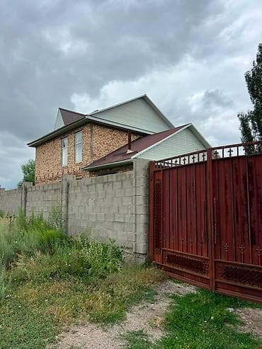Продается в городе Каракол 2х этажный большой дом частично с at lalafo.kg Продается в городе Каракол 2х этажный большой дом частично с