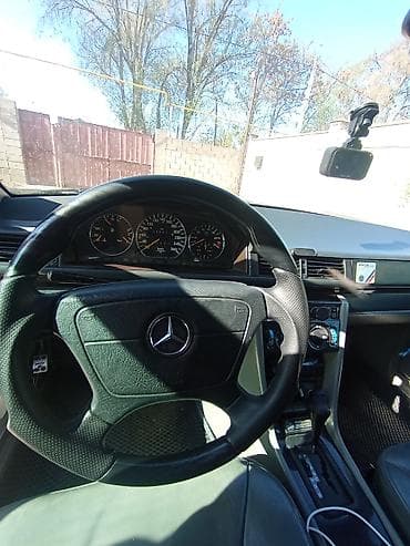 бампер передний 124: Mercedes-Benz W124: 1994 г., 3.2 л, Автомат, Бензин, Седан — 6