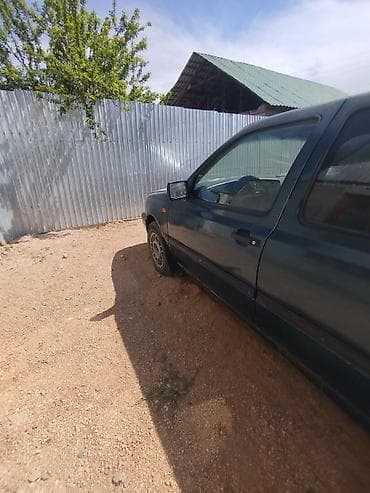 Volkswagen Vento: 1994 г., Механика, Бензин, Седан at lalafo.kg Volkswagen Vento: 1994 г., Механика, Бензин, Седан