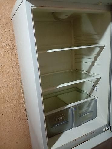 морозильники в кредит: Холодильник Biryusa, Двухкамерный — 2