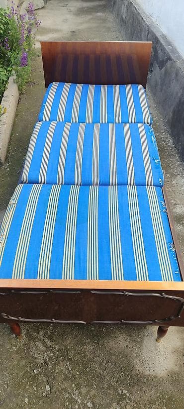 bunk bed: Односпальная кровать, производство Германия, с деревянным изголовьем — 1