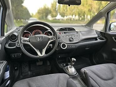 стутер: Honda Jazz: 2009 г., 1.3 л, Робот, Бензин, Хэтчбэк — 5