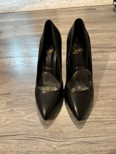 Сапоги: Туфли в идеальном состоянии. 35 размер, на узкую ножку — 2