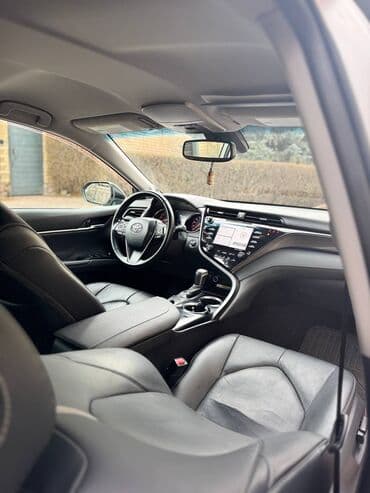 держатель стаканов: Toyota Camry: 2019 г., 2.5 л, Автомат, Бензин, Седан — 6