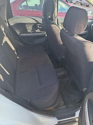 Продажа авто: Toyota Ist: 2003 г., 1.3 л, Автомат, Бензин, Хэтчбэк — 2