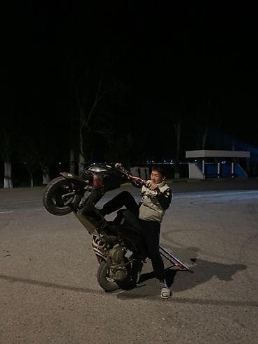 скутеры 150 кубов: Тип скутера M8, 150 куб. см, Бензин — 2