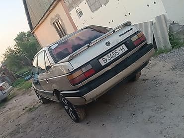 Volkswagen: Volkswagen Passat: 1988 г., Бензин — 6