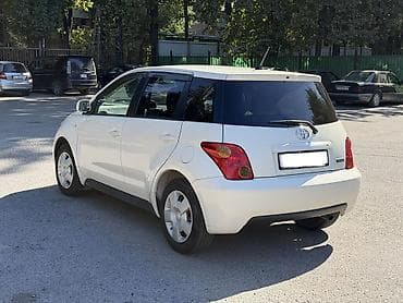 Продажа авто: Toyota Ist: 2003 г., 1.3 л, Автомат, Бензин, Хэтчбэк — 3