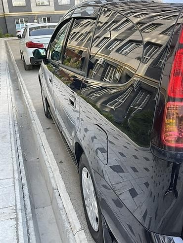 jazz 2009: Honda Stream: 2003 г., 1.7 л, Автомат, Бензин, Универсал — 4