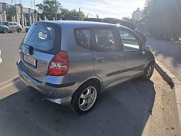 step wgn: Honda Jazz: 2008 г., 1.4 л, Механика, Бензин, Хэтчбэк — 3