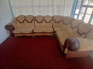 Угловой диван, C подушками