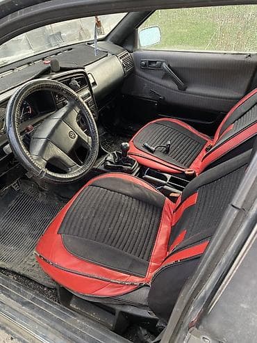 kia rio 4: Volkswagen Passat: 1988 г., 1.8 л, Ручные, Лифтбек — 2