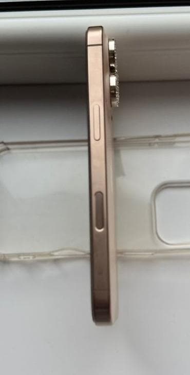 купить ноутбук в бишкеке бу: IPhone 16 Pro, 256 ГБ, Золотой, Чехол — 4
