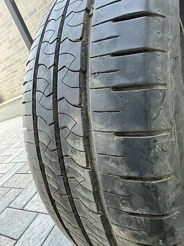 r16 85: Шины 235 / 55 / R 18, Всесезонная, Б/у, 1 шт, Корея, Kumho — 1