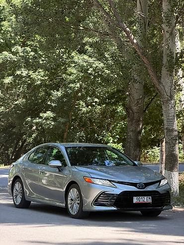 range over: Toyota Camry: 2019 г., 2.5 л, Автомат, Гибрид, Седан — 2
