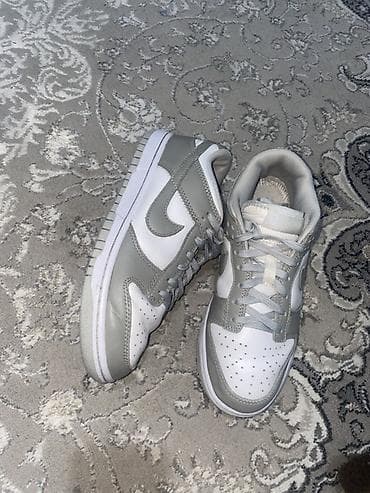 samsung s5 mini: Кроссовки Nike Dunk Low, цветовое решение белый/светло‑серый. - — 4