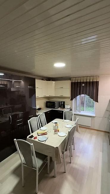 Продается дом с участком и благоустроенным двором. В центре ж/м — 6