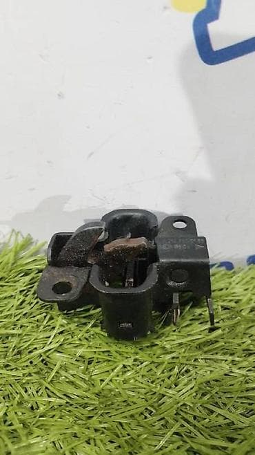 v4: Mercedes-Benz Б/у, Оригинал — 1