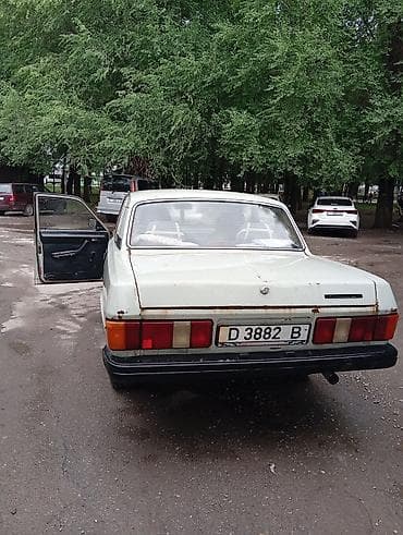 Унаа сатуу: ГАЗ 24 Volga: 1992 г., 2.4 л, Кол менен иштөөчү, Бензин, Седан — 4