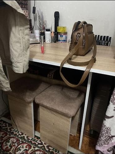 Кухонный стол и стул