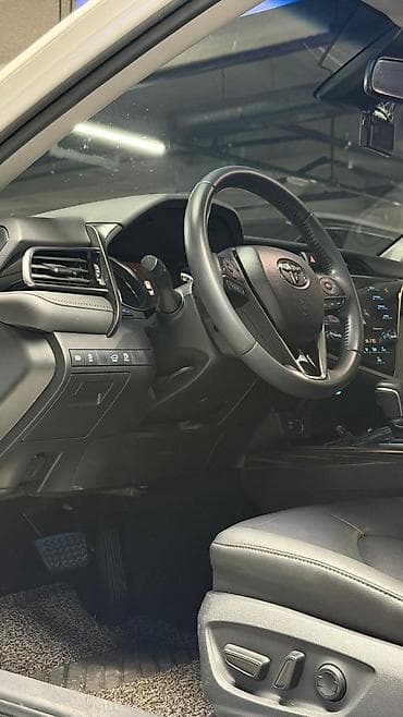 lexus e: Toyota Camry: 2019 г., 2.5 л, Автомат, Гибрид, Седан — 5