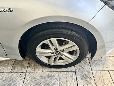 coroll: Toyota Corolla: 2020 г., 1.8 л, Вариатор, Гибрид, Седан — 6