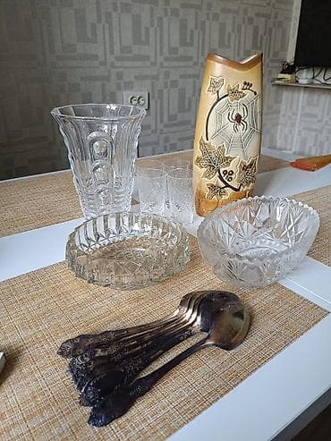 Вазы для цветов из керамики,хрусталя и стекла. Недорого,со вкусом at lalafo.kg Вазы для цветов из керамики,хрусталя и стекла. Недорого,со вкусом