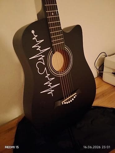 шорты поло: Продаем новые Гитары🎸🎸🎸 размер 38 в комплекте всё есть.✅✅✅ доставим — 3