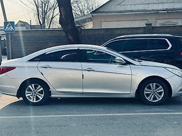 нефть: Hyundai Sonata: 2012 г., 2 л, Автомат, Газ, Седан — 5