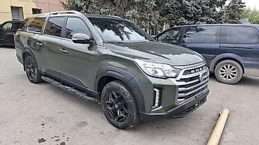 kia bango: SsangYong Khan — полноразмерный пикап цвета хаки с жестким кунгом — 4
