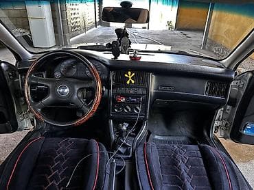с4 2 3: Audi 80: 1991 г., 2 л, Механика, Бензин, Седан — 10