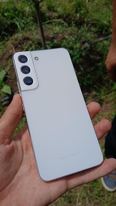 ipad iphone: Samsung Galaxy S22, цвет - Белый — 1