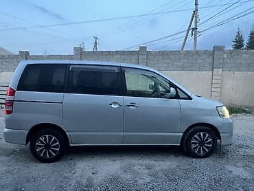 Продажа авто: Toyota Noah: 2003 г., 2 л, Автомат, Бензин, Минивэн — 4