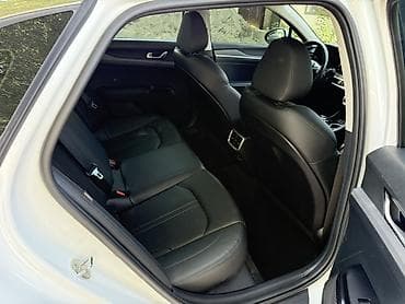 byd e5: Kia K5: 2021 г., Седан — 6