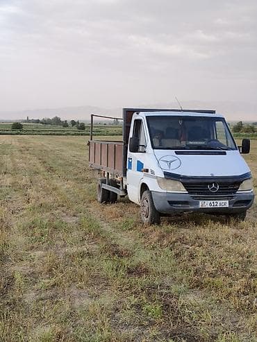 Грузовик, Mercedes-Benz, Стандарт, 3 т, Б/у at lalafo.kg Грузовик, Mercedes-Benz, Стандарт, 3 т, Б/у