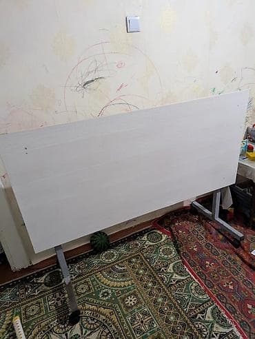 Кухонный стол и стул, Б/у