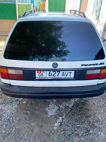 Унаа сатуу: Volkswagen Passat: 1992 г., 1.8 л, Кол менен иштөөчү, Бензин, Универсал — 4