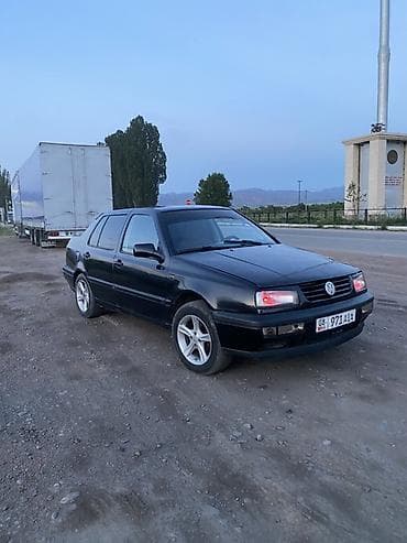 камри 30 зеркало: Volkswagen Vento: 1993 г., Седан — 1