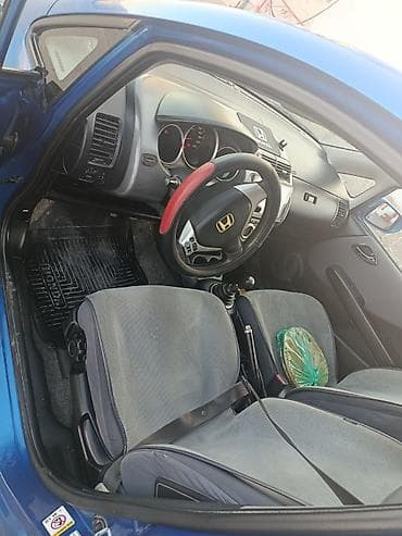 Honda Fit: 2006 г., 1.5 л, Механика, Бензин, Хетчбек — 6