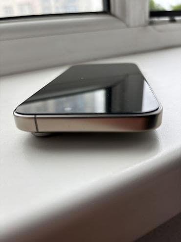 apple display: IPhone 16 Pro, 256 ГБ — 4