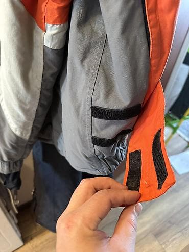 Рубашки: Костюм, XL, Б/у, С утеплителем, Вентиляционные клапаны, Внутренние и внешние карманы, Высокая посадка штанов — 10