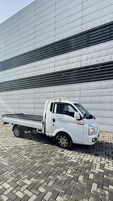 Hyundai Porter: 2021 г., 2.5 л, Автомат, Дизель, Бус