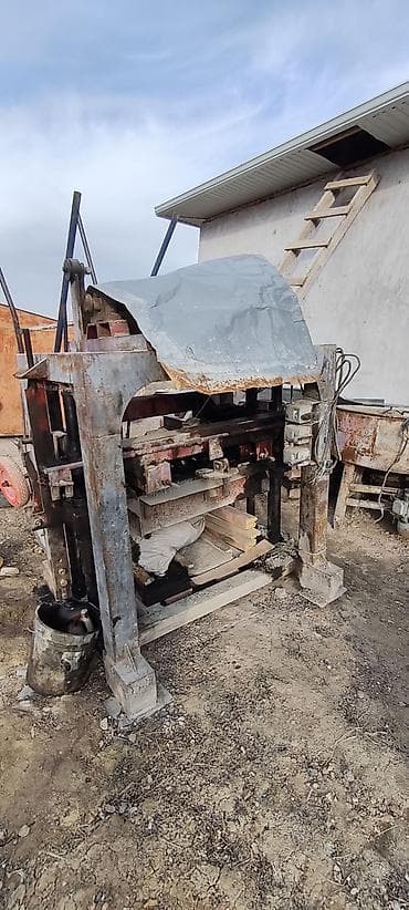 Фрезерные станки: Вибропресс для производства строительных блоков/тротуарной плитки — 1