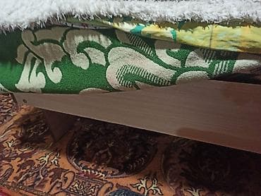 чехлы на мягкую мебель бишкек: Продадим кровать вместе с матрасом б/у на матрасе есть большое — 8