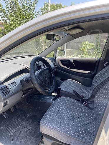 Транспорт: Suzuki Liana: 2003 г., 1.6 л, Механика, Бензин, Хэтчбэк — 5