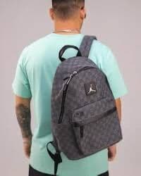 шикарный золотые комплекты с бриллиантами: Розничная цена: 2500 Оптовая цена:2000 Рюкзак Jordan (серия с — 6