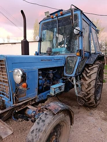 р18 235 55: Срочно Трактор колесный, с кабиной, сзади широкие агрошины — 1