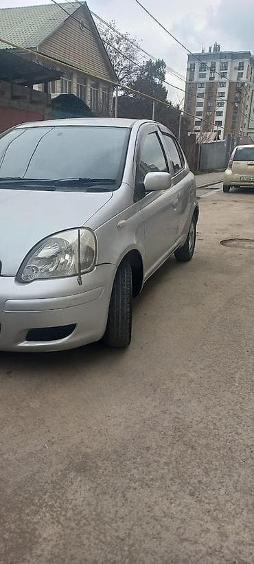 Toyota Vitz: 2003 г., 1.3 л, Автомат, Бензин, Хэтчбэк